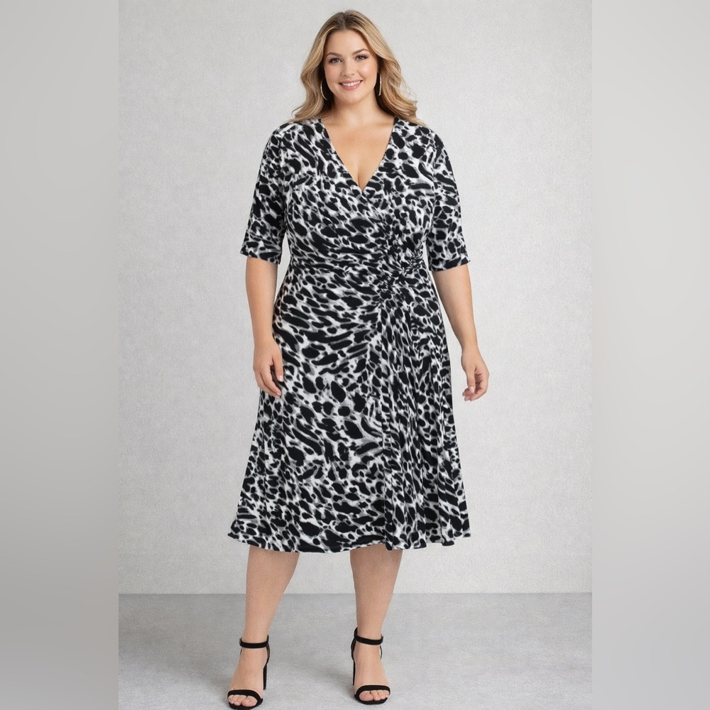 Chicos Women's‎ Sz 2 (Lg) Faux Wrap Animal Print White Black Stretchy Midi Dress